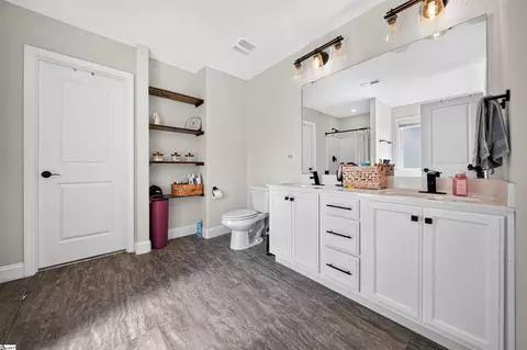 Bath - 602 River Trace Loop, Simpsonville, SC 29680 photo 1 of 2