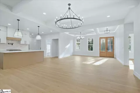 Living - 201 Maple St, Lyman, SC 29365 photo 3 of 3