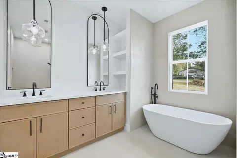 Bath - 201 Maple St, Lyman, SC 29365 photo 2 of 4