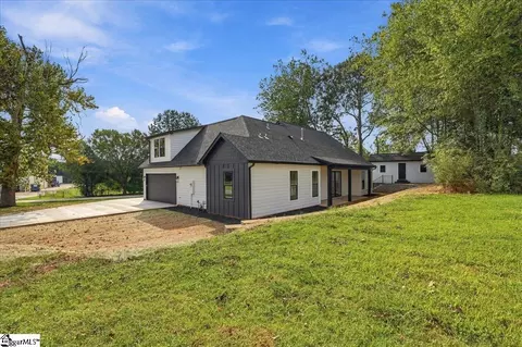 Exterior - 201 Maple St, Lyman, SC 29365 photo 6 of 7