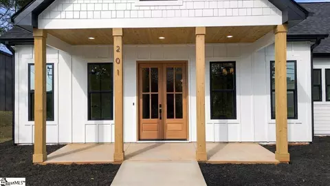 Exterior - 201 Maple St, Lyman, SC 29365 photo 4 of 7