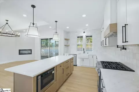 Kitchen - 201 Maple St, Lyman, SC 29365 photo 3 of 5