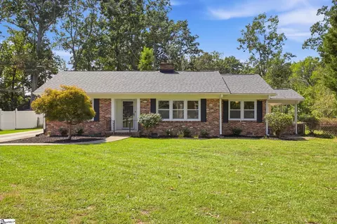 318 Elizabeth Dr, Greenville, SC 29615