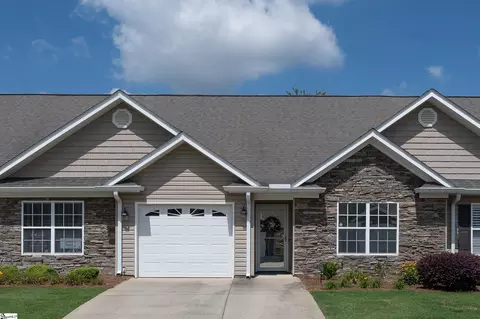 109 Shalom Dr, Simpsonville, SC 29681