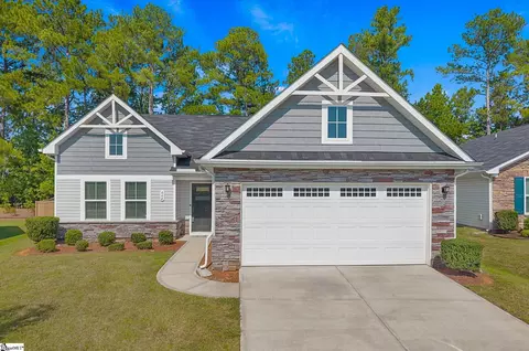 664 Hardwood Dr, Boiling Springs, SC 29316