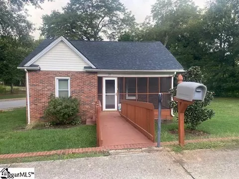 20 Lindberg Ave, Greenville, SC 29601