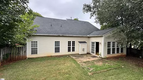 Exterior - 226 Highgate Cir, Greer, SC 29650 photo 4 of 7