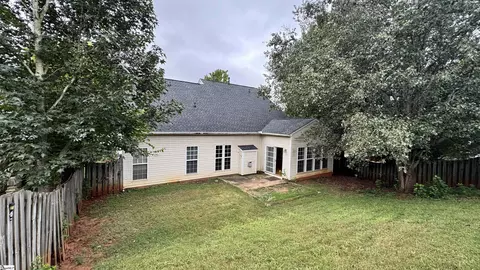 Exterior - 226 Highgate Cir, Greer, SC 29650 photo 5 of 7