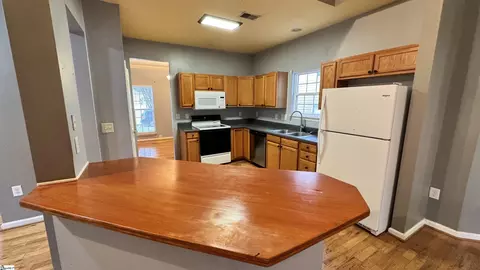 Kitchen - 226 Highgate Cir, Greer, SC 29650 photo 2 of 2