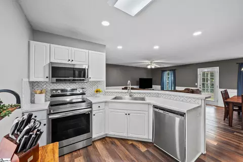 Kitchen - 465 Boiter Rd, Williamston, SC 29697 photo 1 of 2