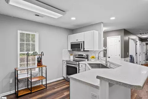 Kitchen - 465 Boiter Rd, Williamston, SC 29697 photo 2 of 2