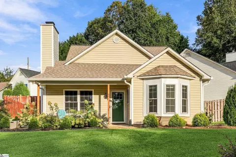 2 Pecan Grove Ct, Travelers Rest, SC 29690