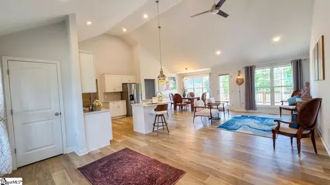 Entry Way - 52 Montgomery Rd, Lyman, SC 29365 photo 2 of 3