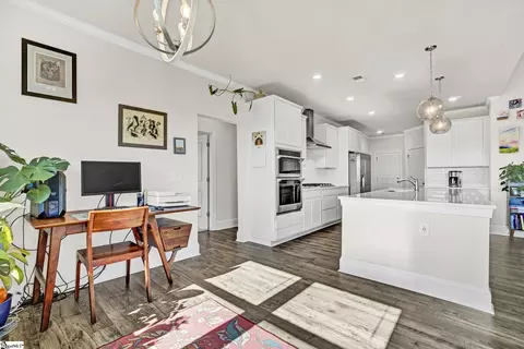 Kitchen - 142 Juniper Hill Dr, Easley, SC 29642 photo 4 of 5