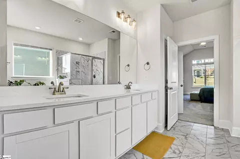 Bath - 142 Juniper Hill Dr, Easley, SC 29642 photo 1 of 6