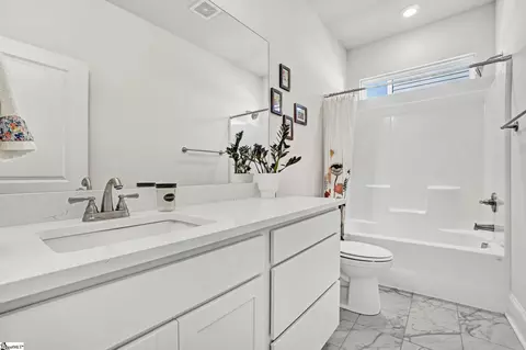 Bath - 142 Juniper Hill Dr, Easley, SC 29642 photo 4 of 6
