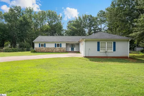 205 Harness Trl, Simpsonville, SC 29681