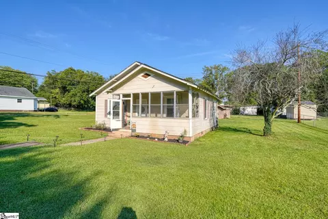 15 3rd St, Inman, SC 29349