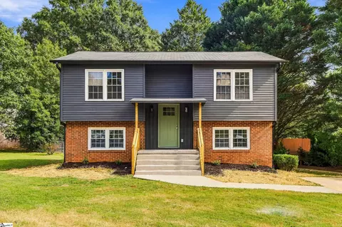 101 Agewood Dr, Simpsonville, SC 29680