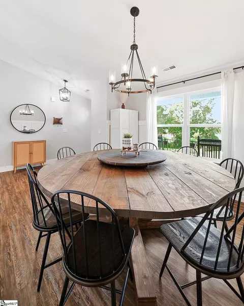 Dining - 357 Beaver Dam Rd, Gaffney, SC 29341 photo 1 of 2