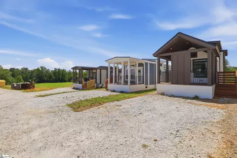 714 Memphis Rd, Taylors, SC 29687