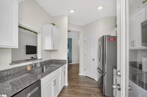 Kitchen - 211 Sunriff Ct, Greer, SC 29651 photo 3 of 3