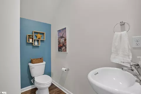 Bath - 211 Sunriff Ct, Greer, SC 29651 photo 3 of 3