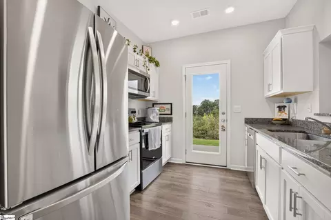 Kitchen - 211 Sunriff Ct, Greer, SC 29651 photo 2 of 3