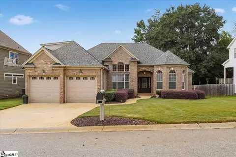 216 Kilburn Ln, Travelers Rest, SC 29690