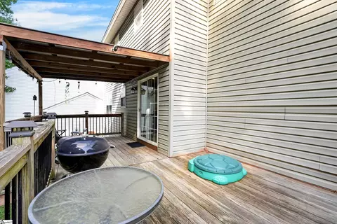 Exterior - 615 Eldredge Ct, Moore, SC 29369 photo 3 of 9