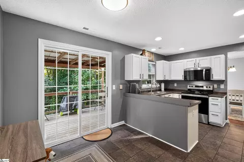 Kitchen - 615 Eldredge Ct, Moore, SC 29369 photo 3 of 3