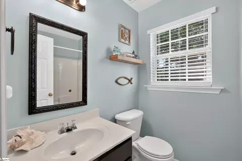 Bath - 615 Eldredge Ct, Moore, SC 29369 photo 1 of 3