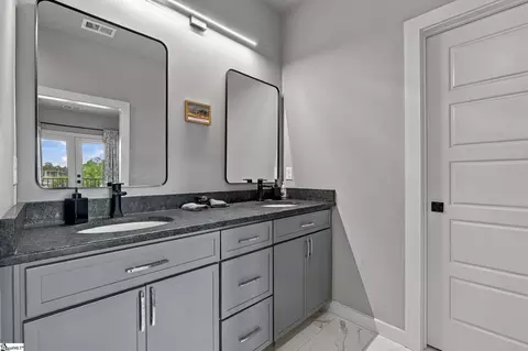Bath - 108 Textile Ct, Easley, SC 29640 photo 2 of 4