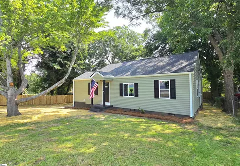 508 Tindal Rd, Greenville, SC 29617