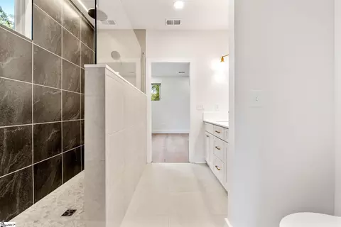 Entry Way - 148 Fox Run Cir, Greer, SC 29651 photo 4 of 4