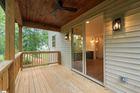 Exterior - 148 Fox Run Cir, Greer, SC 29651 photo 6 of 10