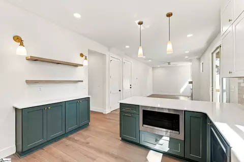 Kitchen - 148 Fox Run Cir, Greer, SC 29651 photo 3 of 5