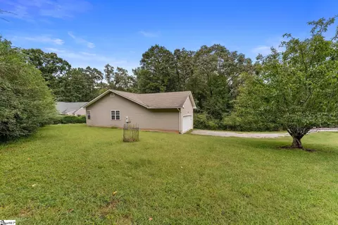Exterior - 700 Twilight Ct, Seneca, SC 29672 photo 2 of 8