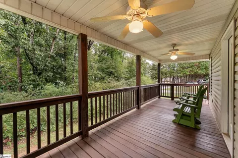 Exterior - 700 Twilight Ct, Seneca, SC 29672 photo 4 of 8
