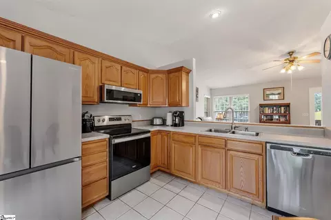 Kitchen - 700 Twilight Ct, Seneca, SC 29672 photo 2 of 2