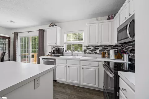 Kitchen - 317 Hampton Ridge Dr, Greer, SC 29651 photo 1 of 3