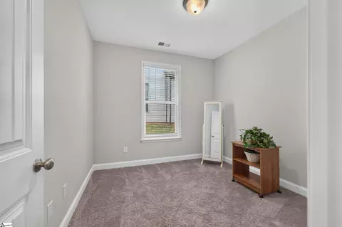 Bedroom - 541 Chantry Ln, Moore, SC 29369 photo 3 of 4