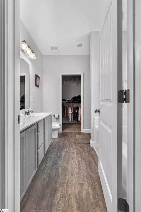 Entry Way - 541 Chantry Ln, Moore, SC 29369 photo 10 of 10