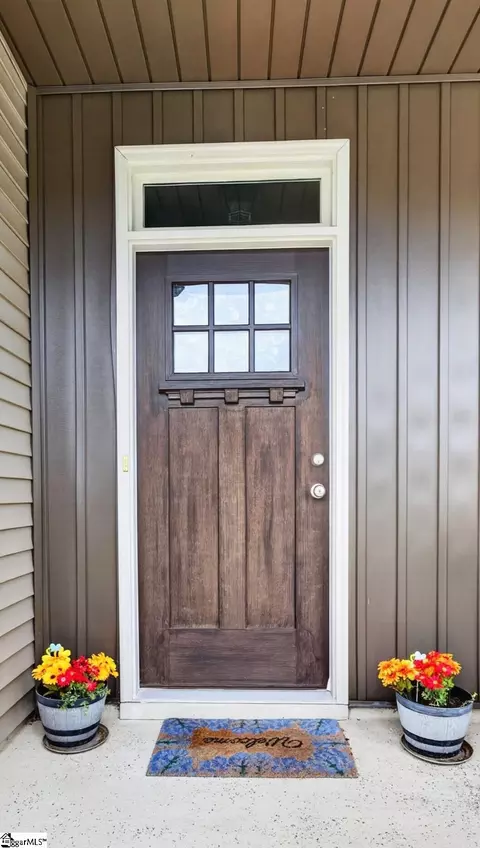 Entry Way - 541 Chantry Ln, Moore, SC 29369 photo 1 of 10