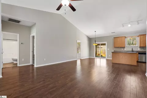 Living - 9 Tack Ln, Greer, SC 29650 photo 3 of 7