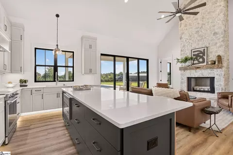Kitchen - 3812 Pennington Rd, Greer, SC 29651 photo 5 of 6