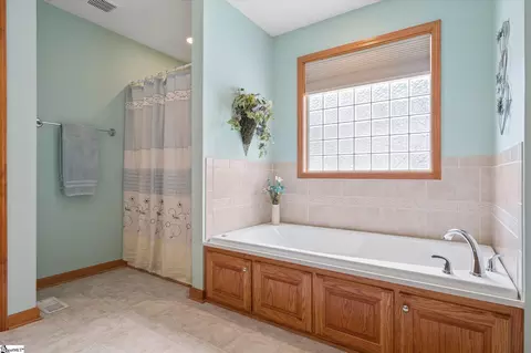 Bath - 314 Camperdown Ct, Easley, SC 29642 photo 1 of 3
