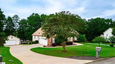 Exterior - 314 Camperdown Ct, Easley, SC 29642 photo 3 of 6