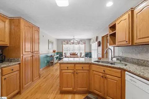 Kitchen - 314 Camperdown Ct, Easley, SC 29642 photo 4 of 5