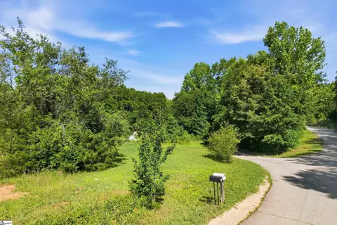 41 Burns Rd, Travelers Rest, SC 29690